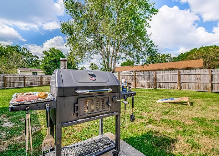 Charming With Pool And Lanai * Pensacola