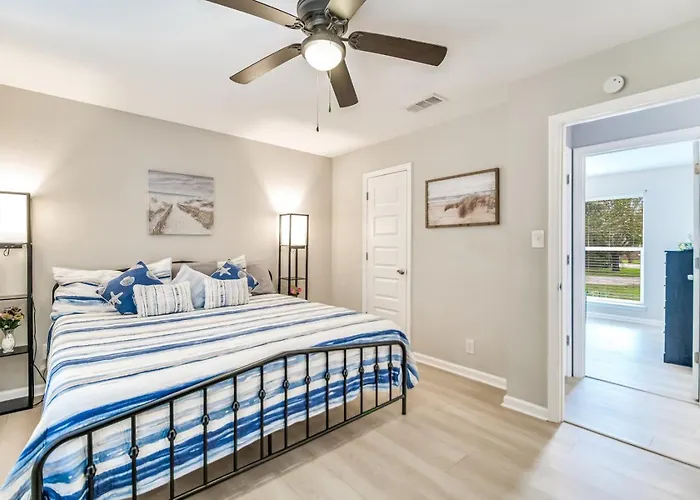 Holiday home Charming With Pool And Lanai Pensacola