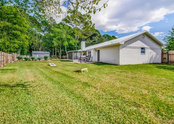 Holiday home Charming With Pool And Lanai